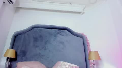 Snapshot of ariagreenn chatting on 09-11-25, 01:00 Aria Green online show from 09-11-25, 01:00