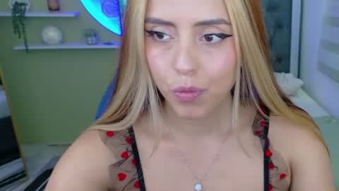 Snapshot of ariah_cute chatting on 06-17-26, 07:59 ariah_cute online show from 06-17-26, 07:59