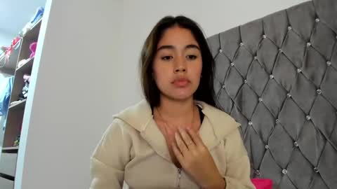 Aria Montgomery online show from 01-04-25, 09:32