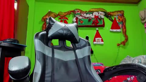 Snapshot of arian_pervert chatting on 11-10-25, 08:30 arian pervert online show from 11-10-25, 08:30