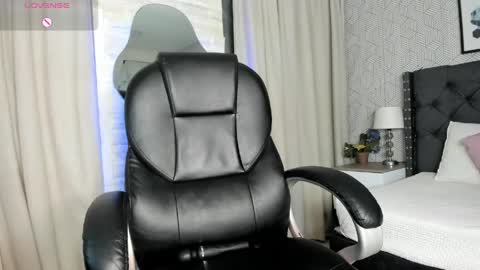 Snapshot of ariana__rosse chatting on 05-02-26, 03:00 Ari online show from 05-02-26, 03:00