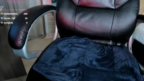 Snapshot of ariana__rosse chatting on 05-07-26, 03:23 Ari online show from 05-07-26, 03:23