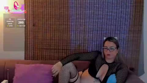 Snapshot of ariana_cross_ chatting on 11-06-25, 01:56 Ariana Cruz online show from 11-06-25, 01:56