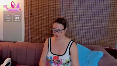 Snapshot of ariana_cross_ chatting on 11-30-25, 12:53 Ariana Cruz online show from 11-30-25, 12:53