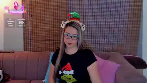 Snapshot of ariana_cross_ chatting on 12-02-25, 12:43 Ariana Cruz online show from 12-02-25, 12:43