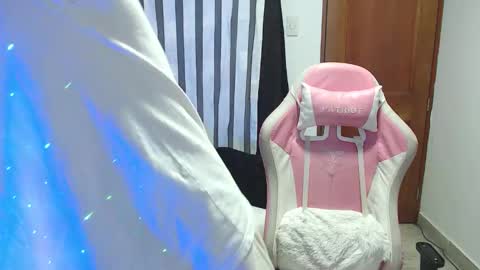 ariana_esteban07 online show from 03-12-26, 11:16