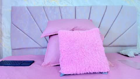 Snapshot of ariana_florez chatting on 05-21-26, 07:10 Sofia online show from 05-21-26, 07:10