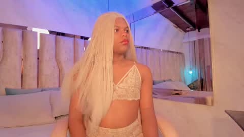 ariana_grande233 online show from 02-13-26, 11:50