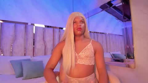 ariana_grande233 online show from 03-09-26, 11:36