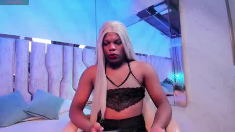 ariana_grande233 online show from 03-13-26, 11:50