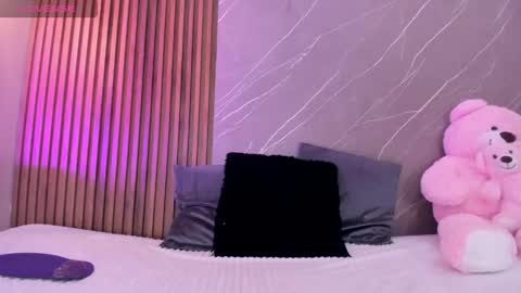 Ariana online show from 10-16-25, 12:39