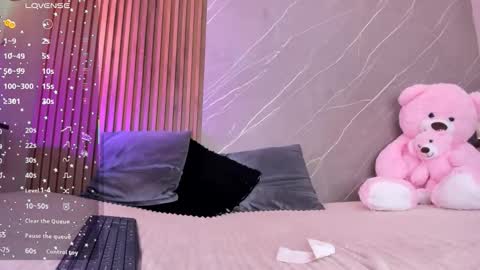 Ariana online show from 10-18-25, 12:39