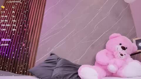 Ariana online show from 11-25-25, 12:05