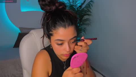 Ariana  online show from 10-22-25, 12:27