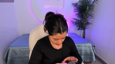 Ariana  online show from 12-20-25, 12:23