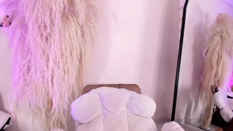 Ariana  online show from 01-13-25, 12:45