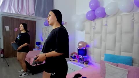  ariana  online show from 11-06-25, 04:52