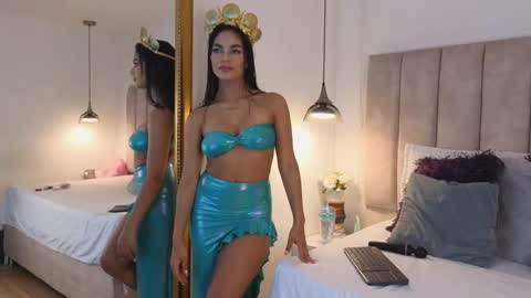 Ariana  online show from 10-22-25, 08:41