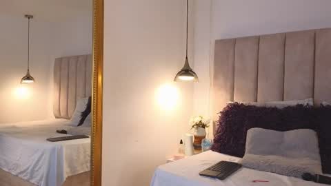 Ariana  online show from 10-28-25, 08:22