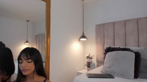 Ariana  online show from 11-13-25, 08:08