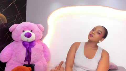 Snapshot of arianaablack chatting on 06-15-26, 12:51 Ariana online show from 06-15-26, 12:51