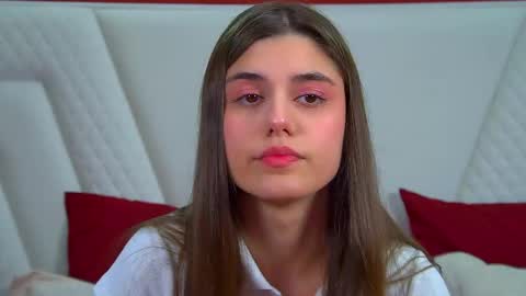 Ariana online show from 11-22-25, 06:34