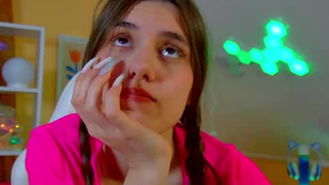 Ariana online show from 04-28-26, 02:27