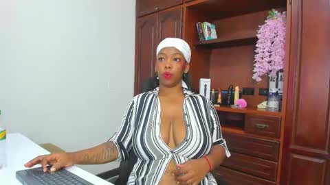 Snapshot of arianacontee chatting on 09-19-25, 08:31 Andrea online show from 09-19-25, 08:31