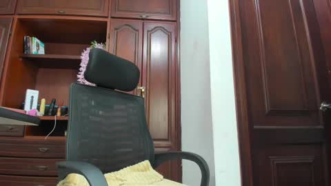 Snapshot of arianacontee chatting on 10-15-25, 01:17 Andrea online show from 10-15-25, 01:17