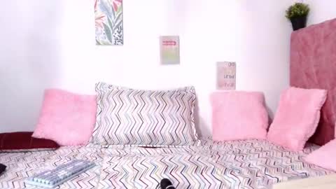 Snapshot of arianalavoie chatting on 02-16-26, 09:44 Ariana online show from 02-16-26, 09:44