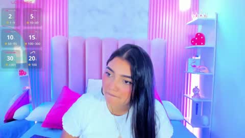ArianaRougee online show from 07-09-26, 04:49