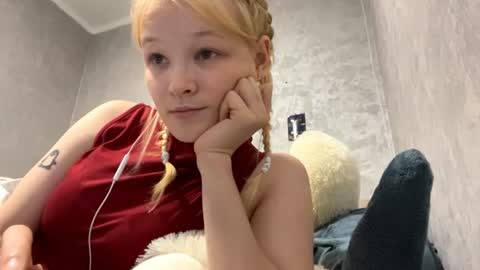 Kira online show from 07-28-26, 12:48