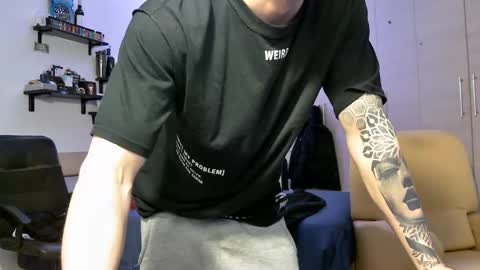 Snapshot of ariancock chatting on 02-18-25, 08:14 Banana online show from 02-18-25, 08:14