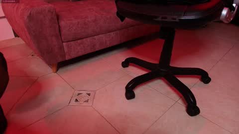 Snapshot of arianna__smith_ chatting on 10-14-25, 07:58 Arianna online show from 10-14-25, 07:58