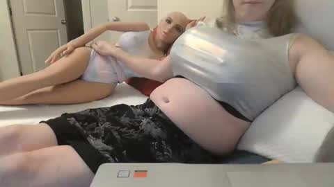 Arianna Sinz online show from 12-26-24, 01:18