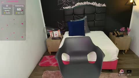 Snapshot of ariannafox_ chatting on 11-09-25, 11:52 A R I A N N A online show from 11-09-25, 11:52