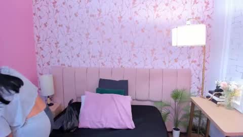 Arianna online show from 12-17-25, 12:00