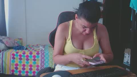 ariannaloovel online show from 04-06-26, 05:03