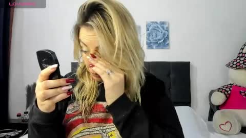 ariannawil online show from 04-26-26, 10:40