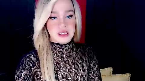 Snapshot of arianne_xoxo777 chatting on 12-12-24, 12:33 ARIANNE CUMS  online show from 12-12-24, 12:33
