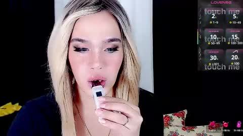 Snapshot of arianne_xoxo777 chatting on 02-22-25, 08:07 ARIANNE CUMS  online show from 02-22-25, 08:07