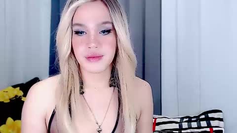 Snapshot of arianne_xoxo777 chatting on 02-26-25, 06:15 ARIANNE CUMS  online show from 02-26-25, 06:15
