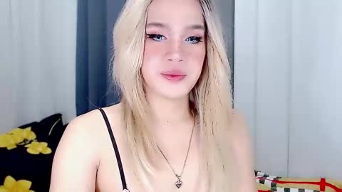 Snapshot of arianne_xoxo777 chatting on 03-01-25, 08:23 ARIANNE CUMS  online show from 03-01-25, 08:23
