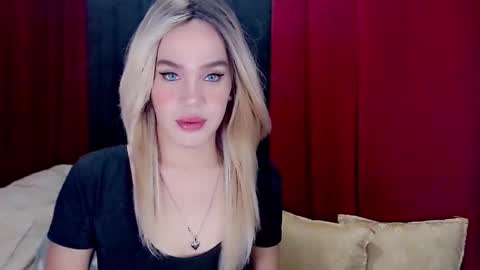 Snapshot of arianne_xoxo777 chatting on 10-11-25, 08:40 ARIANNE CUMS  online show from 10-11-25, 08:40
