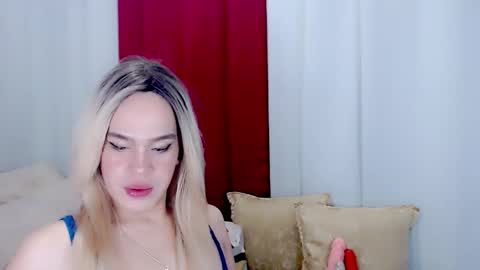 Snapshot of arianne_xoxo777 chatting on 10-27-25, 09:08 ARIANNE CUMS online show from 10-27-25, 09:08