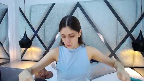 Snapshot of ariawillss chatting on 11-11-25, 12:27 ariawillss online show from 11-11-25, 12:27