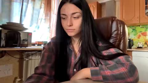 Snapshot of aricavanetta chatting on 10-27-25, 11:41 Nicol online show from 10-27-25, 11:41