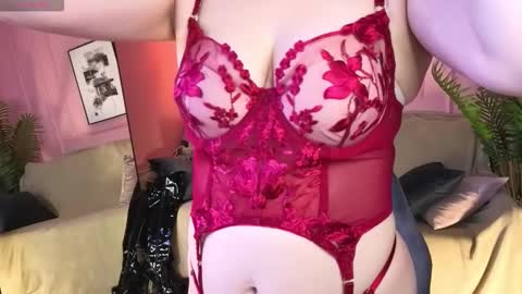 Snapshot of ariel_joy chatting on 10-17-25, 06:05 Ari online show from 10-17-25, 06:05