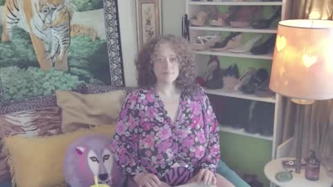 Arielle Ari online show from 10-30-25, 05:02