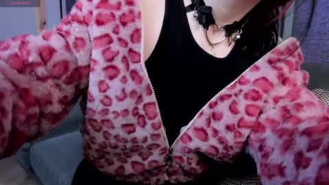 Ariel online show from 02-13-25, 03:24